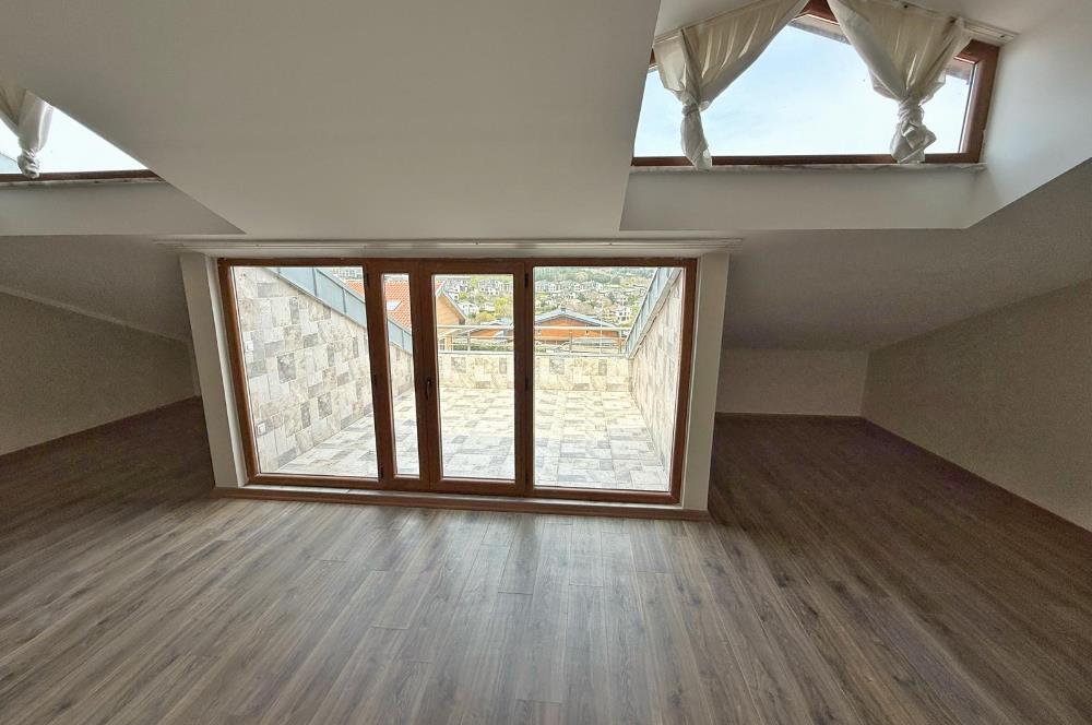 Zekeriyaköy'de Kiralık Tam Müstakil Villa