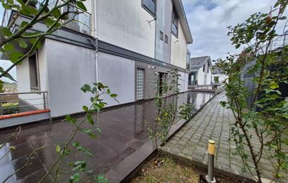 3+1 Panoramik Deniz Manzaralı, Havuz Cepheli Bahçe Dubleksi