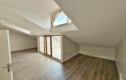 Zekeriyaköy'de Kiralık Tam Müstakil Villa