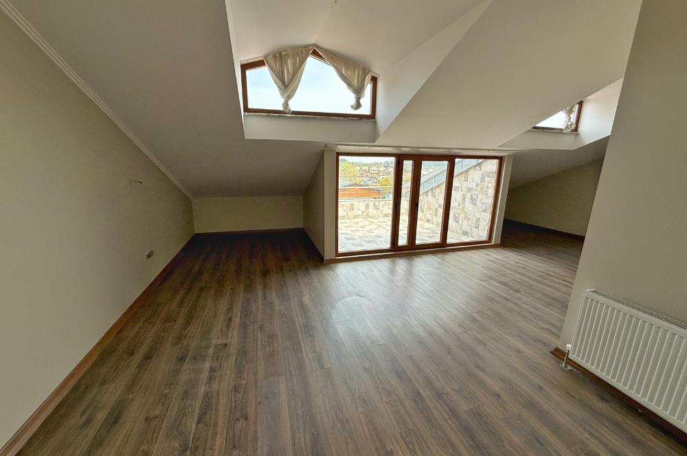 Zekeriyaköy'de Kiralık Tam Müstakil Villa