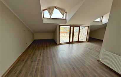 Zekeriyaköy'de Kiralık Tam Müstakil Villa