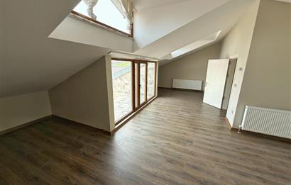 Zekeriyaköy'de Kiralık Tam Müstakil Villa