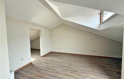 Zekeriyaköy'de Kiralık Tam Müstakil Villa