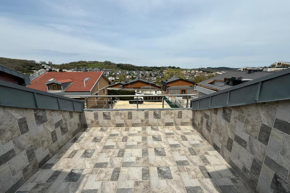 Zekeriyaköy'de Kiralık Tam Müstakil Villa