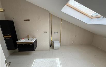 Zekeriyaköy'de Kiralık Tam Müstakil Villa