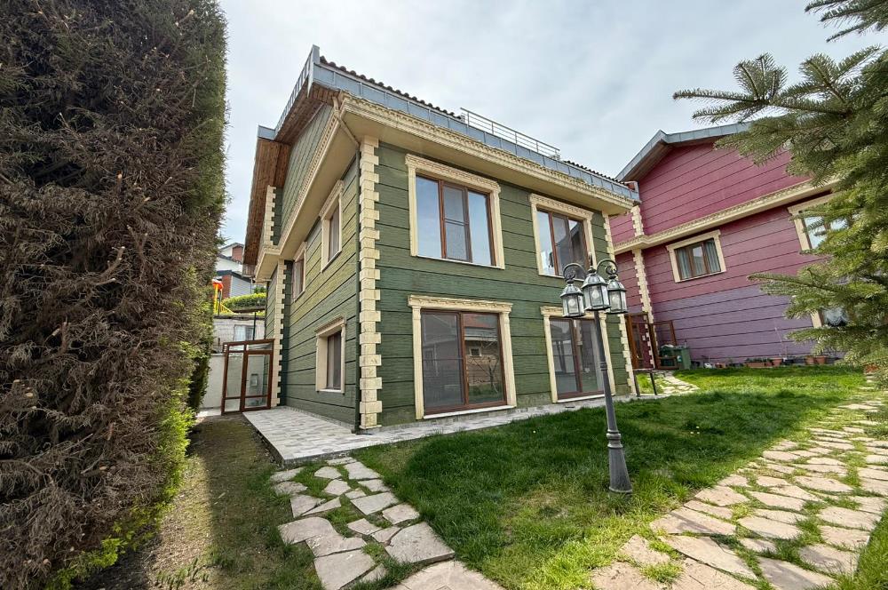 Zekeriyaköy'de Kiralık Tam Müstakil Villa