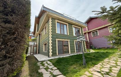 Zekeriyaköy'de Kiralık Tam Müstakil Villa