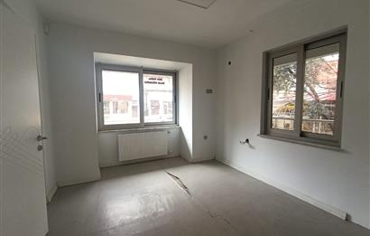 C21 LOFT'TAN KIBRISŞEHİTLERİ CADDESİNDE KİRALIK 2 KATLI İŞYERİ