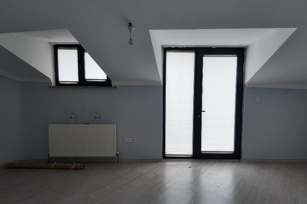 C21 NEXAR'DAN KEMERBURGAZ MİTHATPAŞA'DA TERASLI DUBLEKS