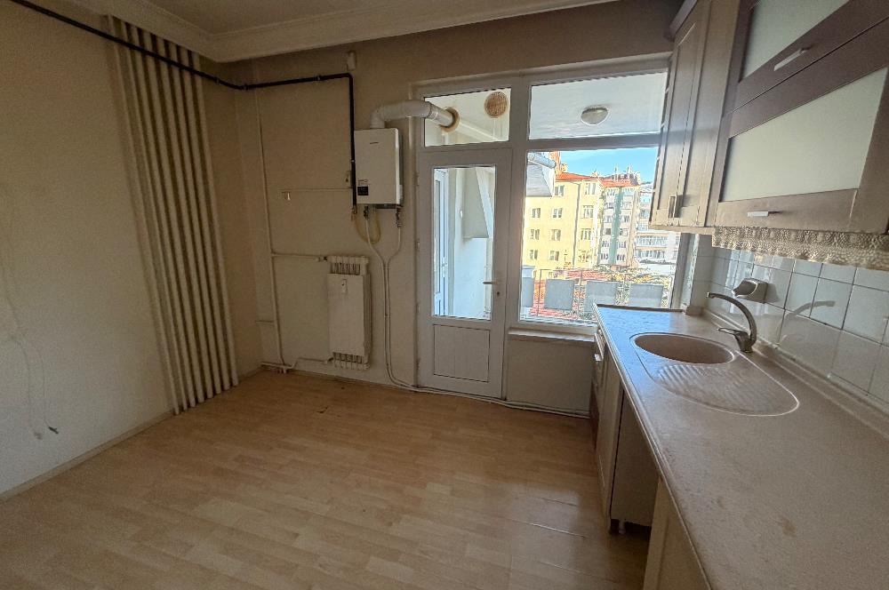 Yeşilyolda mükemmel konumlu 3+1 Kiralık daire