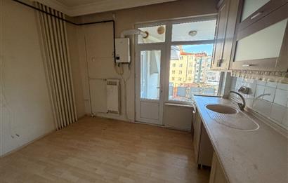 Yeşilyolda mükemmel konumlu 3+1 Kiralık daire