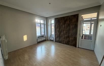 Yeşilyolda mükemmel konumlu 3+1 Kiralık daire