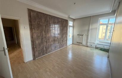 Yeşilyolda mükemmel konumlu 3+1 Kiralık daire