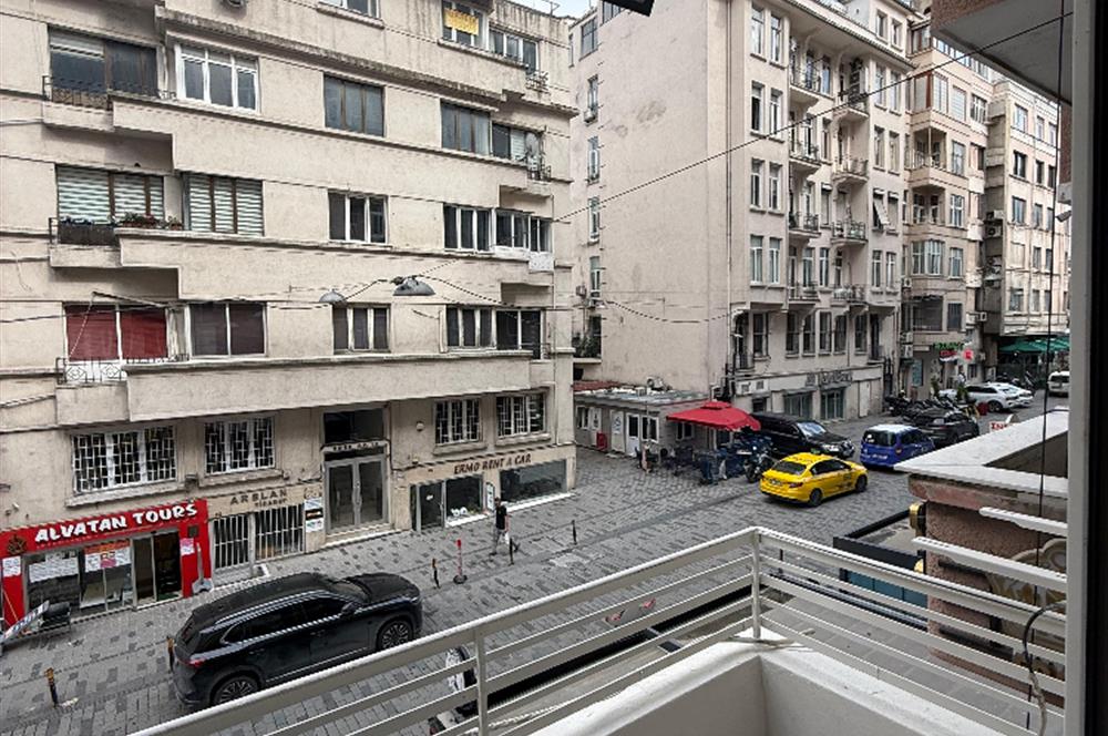 TAKSİMDE 4+1 KİRALIK OFİS