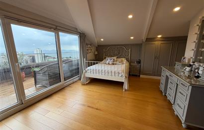 CADDEBOSTAN SAHİLDE FULL DENİZ MANZARALI 5+1 DUBLEKS DAİRE