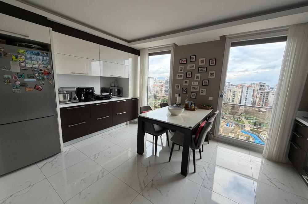 CADDEBOSTAN SAHİLDE FULL DENİZ MANZARALI 5+1 DUBLEKS DAİRE