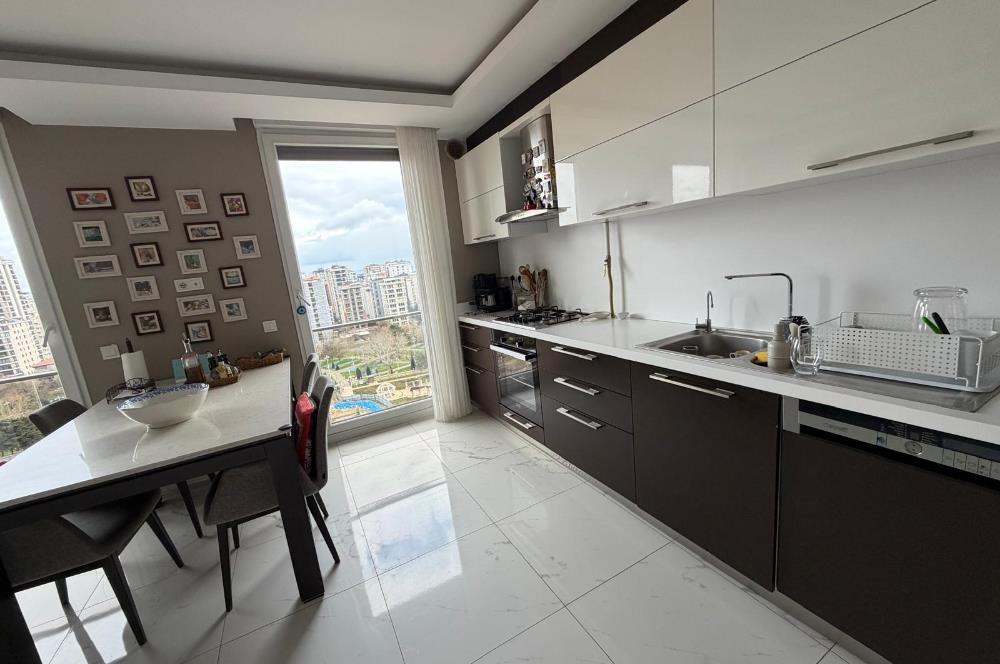 CADDEBOSTAN SAHİLDE FULL DENİZ MANZARALI 5+1 DUBLEKS DAİRE