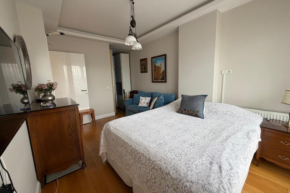 CADDEBOSTAN SAHİLDE FULL DENİZ MANZARALI 5+1 DUBLEKS DAİRE