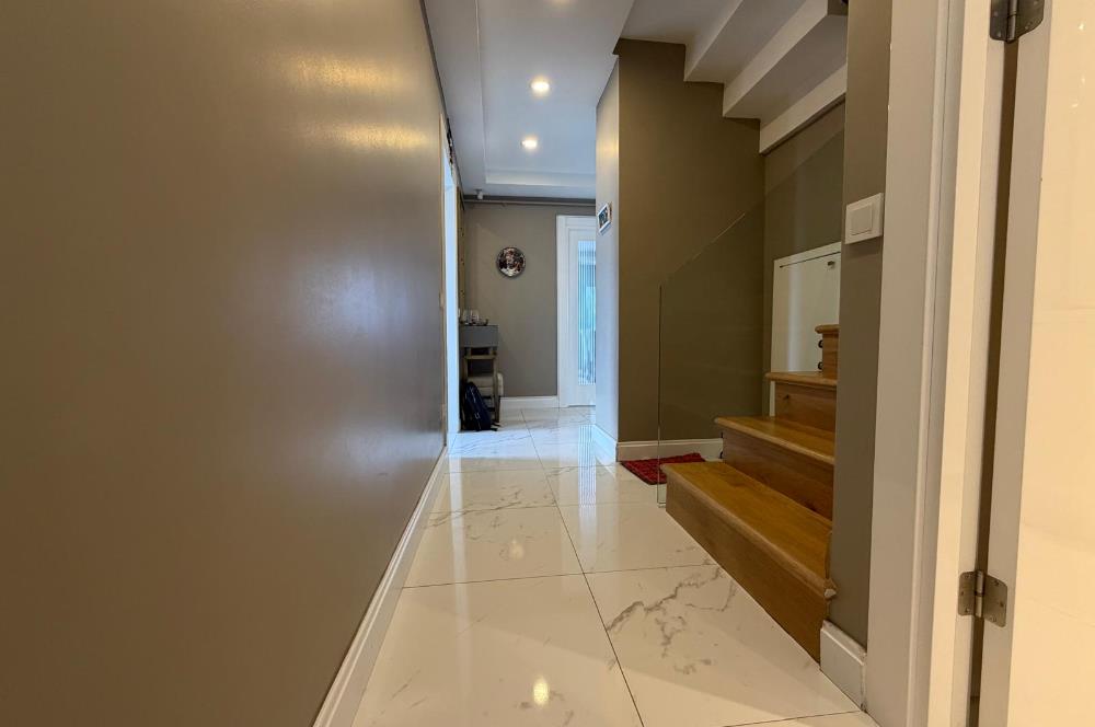 CADDEBOSTAN SAHİLDE FULL DENİZ MANZARALI 5+1 DUBLEKS DAİRE