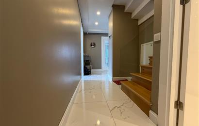 CADDEBOSTAN SAHİLDE FULL DENİZ MANZARALI 5+1 DUBLEKS DAİRE