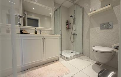 CADDEBOSTAN SAHİLDE FULL DENİZ MANZARALI 5+1 DUBLEKS DAİRE