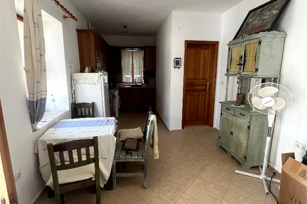 Gümüşlük Peksimet'te 2 Tapulu, 150m² Bahçeli Taş Ev