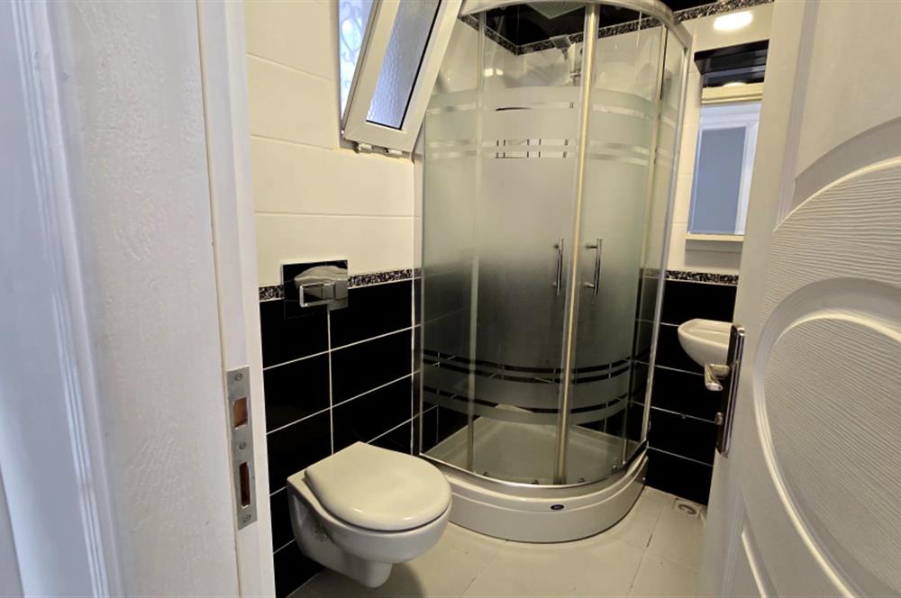 Bitez'de Bahçe Katı 2+1 Kiralık Daire - 80m²