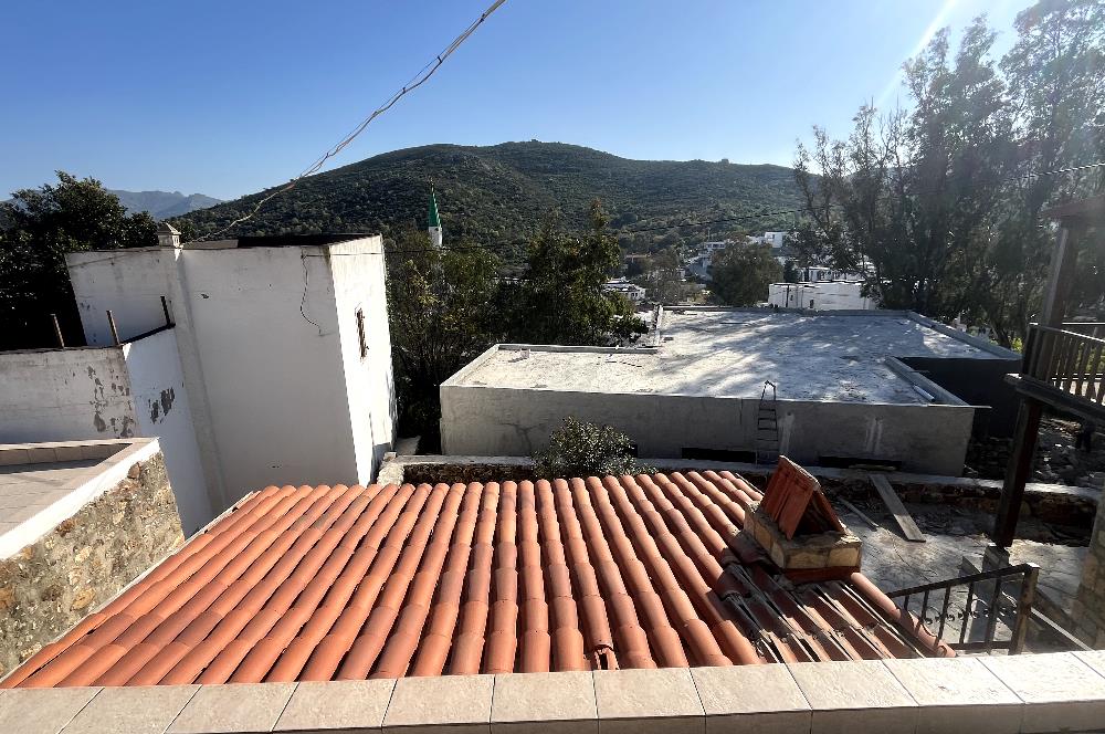 Gümüşlük Peksimet'te 2 Tapulu, 150m² Bahçeli Taş Ev