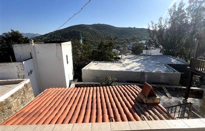 Gümüşlük Peksimet'te 2 Tapulu, 150m² Bahçeli Taş Ev