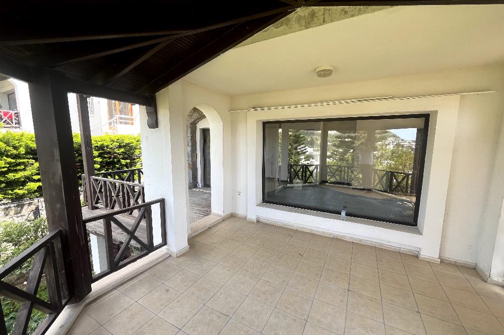 Yalıkavak'ta Deniz Manzaralı, Tadilatlı 2+1 Kiralık Daire 