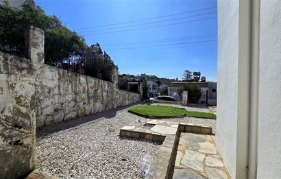 Bitez'de Bahçe Katı 2+1 Kiralık Daire - 80m²