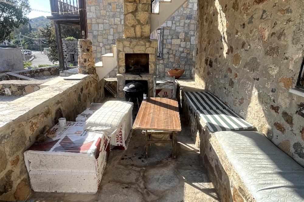 Gümüşlük Peksimet'te 2 Tapulu, 150m² Bahçeli Taş Ev