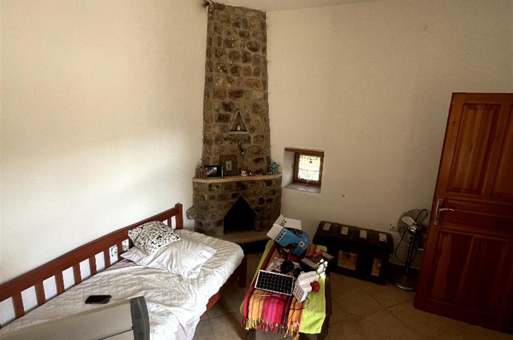 Gümüşlük Peksimet'te 2 Tapulu, 150m² Bahçeli Taş Ev