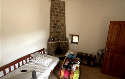 Gümüşlük Peksimet'te 2 Tapulu, 150m² Bahçeli Taş Ev