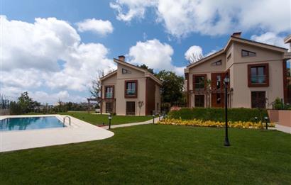 Zekeriyaköy GustoPark'ta 6,5+1 Kiralık Müstakil Villa