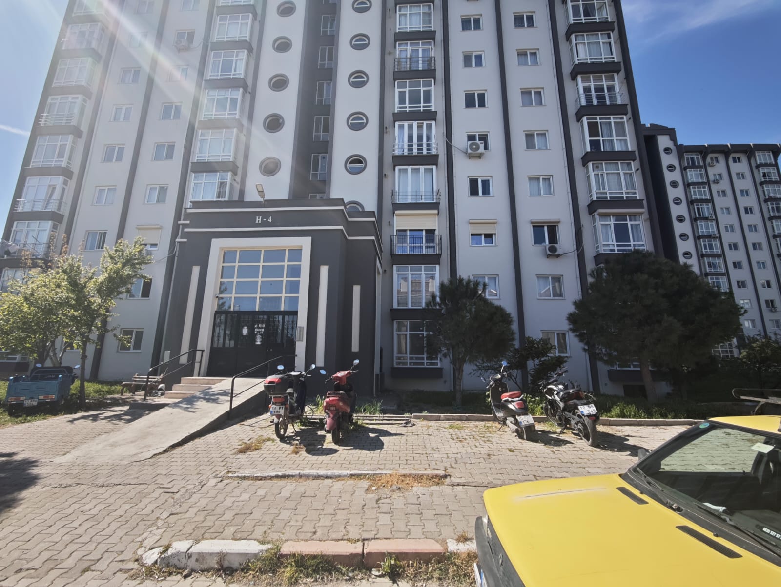 CENTURY 21 BAL'DAN  TOKİ YENİMAHALLE    2. ETAP H4 BLOK ARAKAT   SATILIK   1+1 DAİRE  