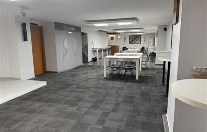 ÇAYIROVA'DA KÜLTÜR MERKEZİ KARŞISI 3 KATLI FIRSAT SATILIK DÜKKAN