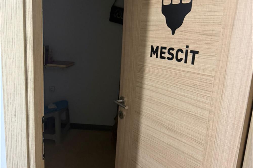 ÇAYIROVA'DA KÜLTÜR MERKEZİ KARŞISI 3 KATLI FIRSAT SATILIK DÜKKAN