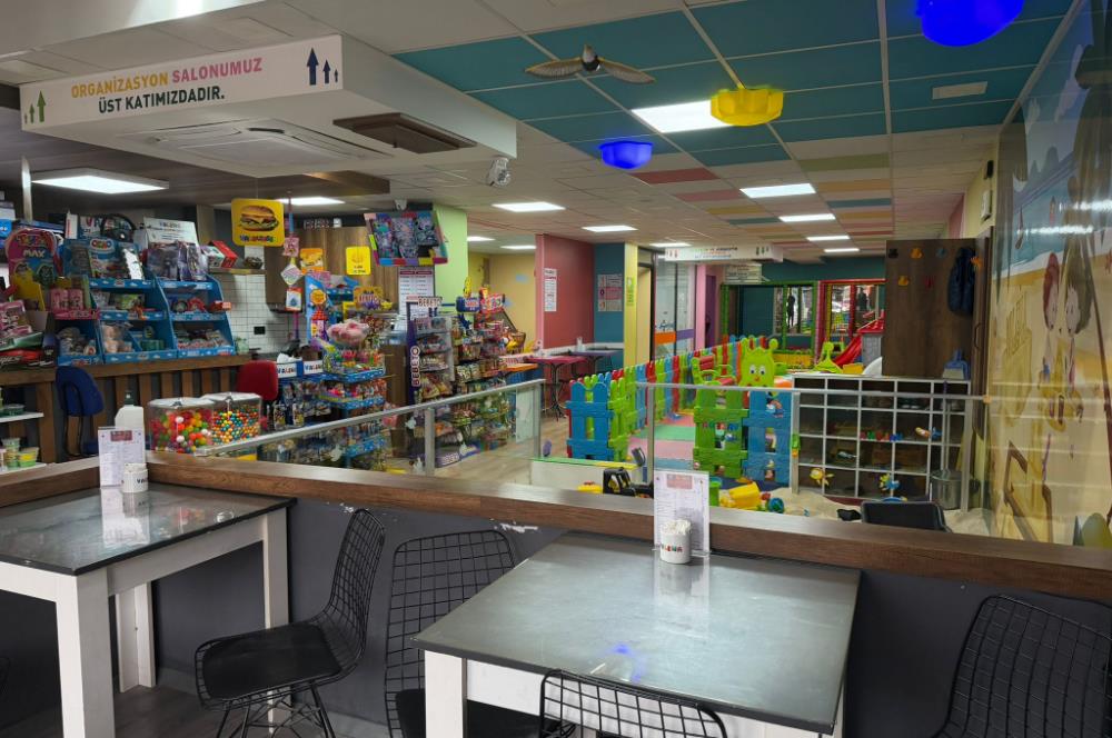 ÇAYIROVA'DA KÜLTÜR MERKEZİ KARŞISI 3 KATLI FIRSAT SATILIK DÜKKAN