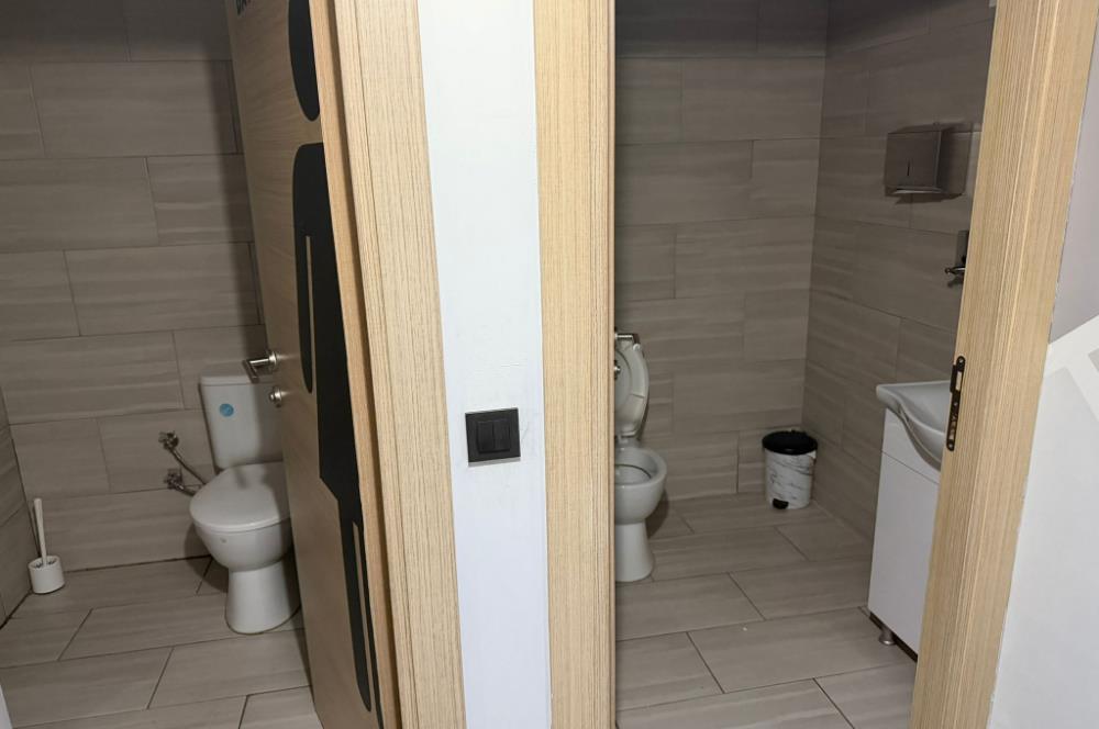 ÇAYIROVA'DA KÜLTÜR MERKEZİ KARŞISI 3 KATLI FIRSAT SATILIK DÜKKAN