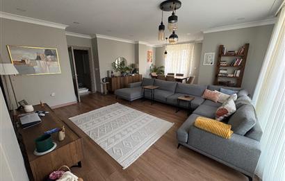 DİVANIN SOKAĞINDA BALKONLU KİRALIK DAİRE