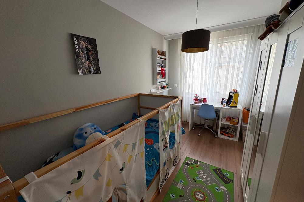 DİVANIN SOKAĞINDA BALKONLU KİRALIK DAİRE