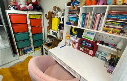 Bardakçı Yüzme Havuzlu Site Mobilyalı Manzaralı Kiralık Daire