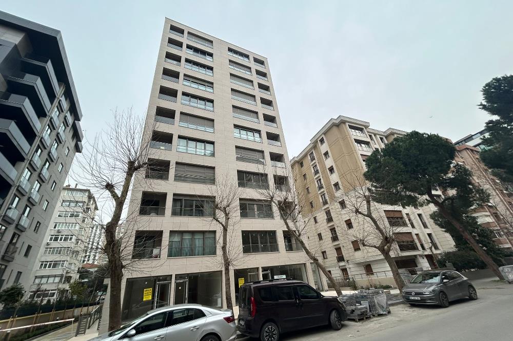 Kozyatağı Kadıpaşa Sokakta yeni 30 m2 SATILIK Dükkan