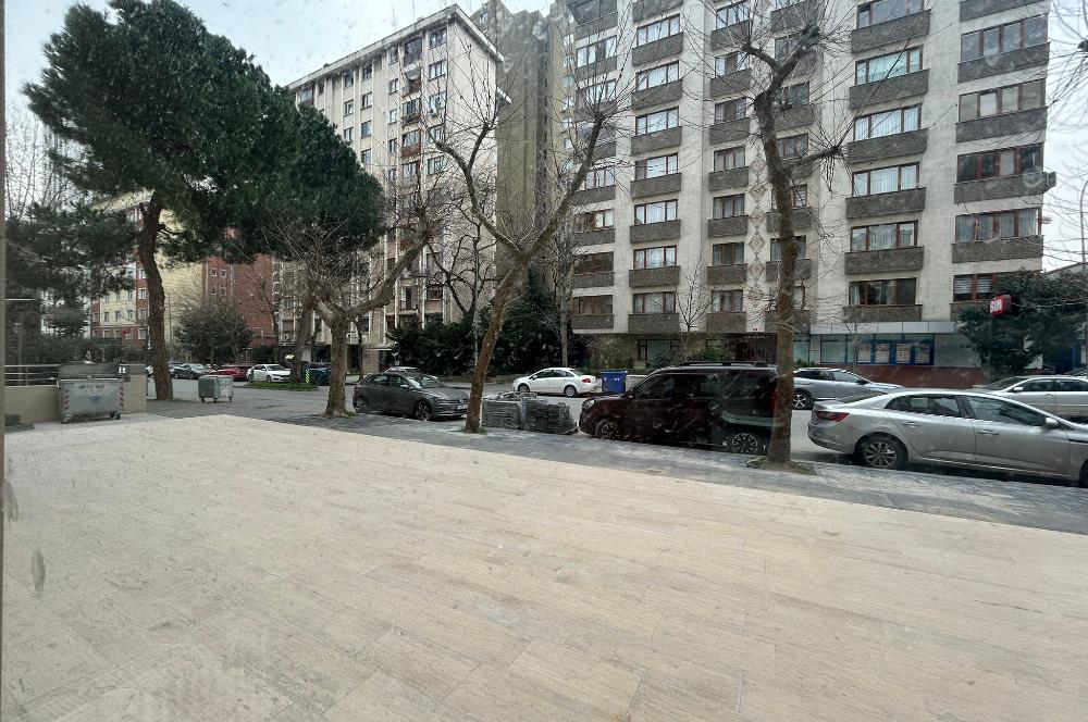 Kozyatağı Kadıpaşa Sokakta yeni 30 m2 SATILIK Dükkan
