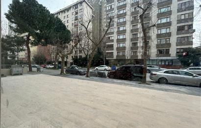 Kozyatağı Kadıpaşa Sokakta yeni 30 m2 SATILIK Dükkan