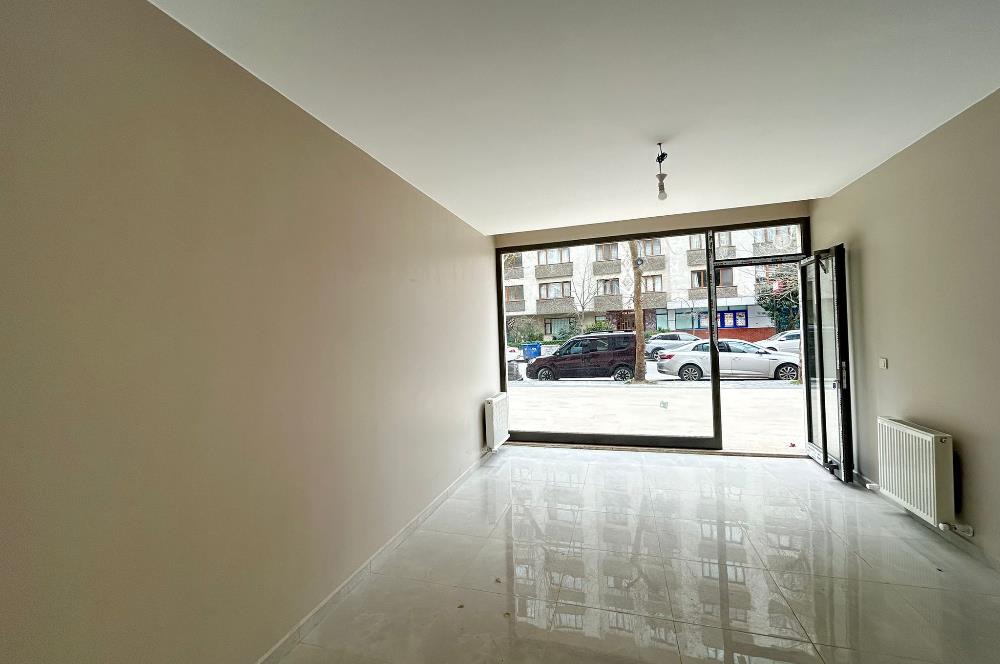 Kozyatağı Kadıpaşa Sokakta yeni 30 m2 SATILIK Dükkan