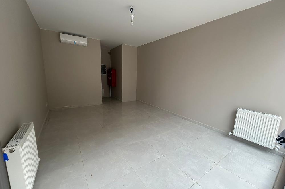 Kozyatağı Kadıpaşa Sokakta yeni 30 m2 SATILIK Dükkan