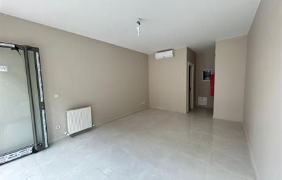 Kozyatağı Kadıpaşa Sokakta yeni 30 m2 SATILIK Dükkan