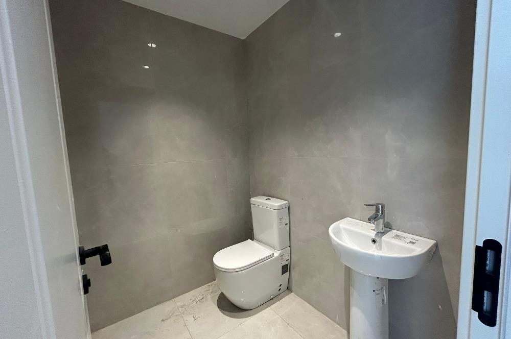 Kozyatağı Kadıpaşa Sokakta yeni 30 m2 SATILIK Dükkan